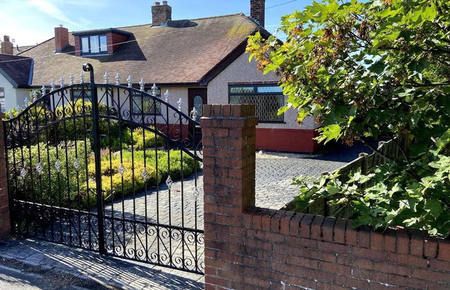 Quiet Secluded two Bedroom Bungalow With Parking - Foto 1