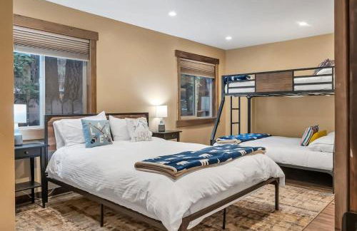 3BD with Hot Tub Two Minutes from King Beach - Foto 5