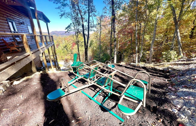 Lazy Bear Lodge 5 Bedroom Cabin by RedAwning - Photo 68