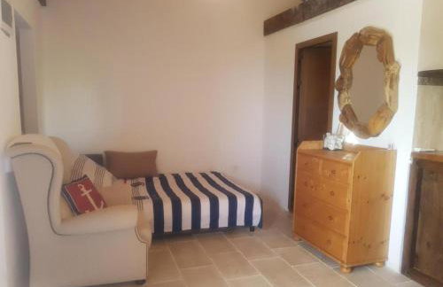 Green Marble Pool Cottage 3 BR in 2 adjoining stone buildings on a 2 acre private land - Foto 33