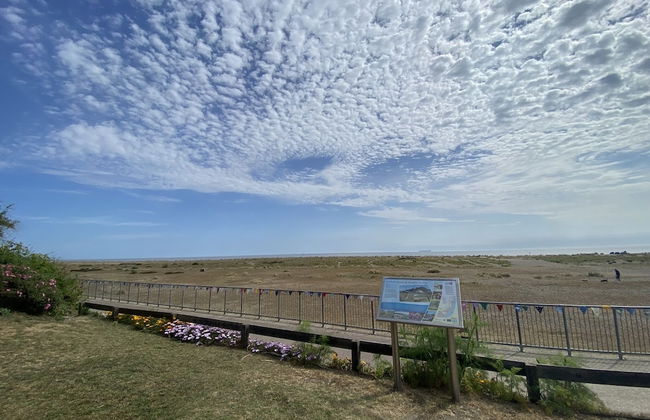 Beach Front 3 Bed Cottage and Hot Tub Kessingland - Foto 7