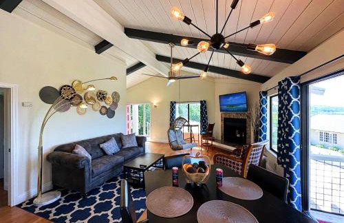 Hilltop Penthouse Cottage with Sweeping Views - Foto 6