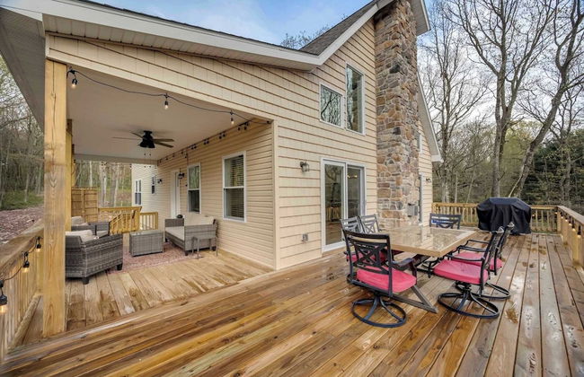 Bear Creek Bliss by Avantstay Sleeps 16 + Game Room, Deck, Fire Pit! - Foto 39