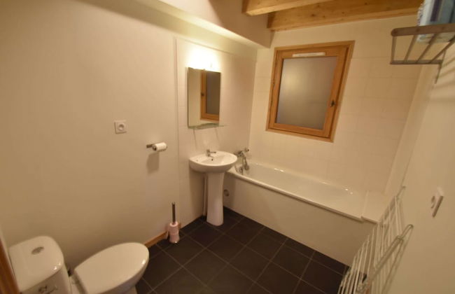 Splendid Chalet in Chamrousse With TV - Photo 26