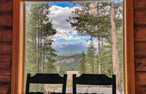 Secluded Log Cabin with Views & Hot Tub, Foosball, Wood Stove - Heavenly Homestead - Foto 40