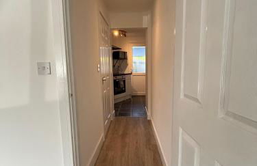 Modern & Cozy Gem - 10min to City Center - Parking - Foto 9