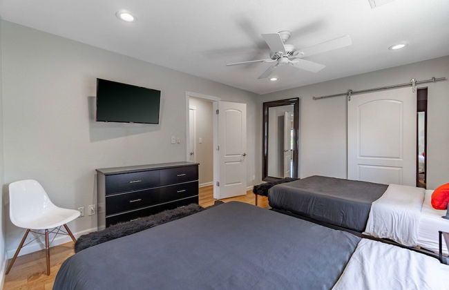 Sereno Ranch by Avantstay Sleeps 16! Outdoor Bar/kitchen, Pool, Fire Pit & Hot Tub! - Foto 22