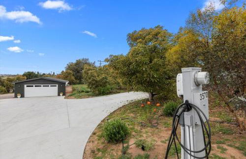 Avocado Akres Awaits Near Monserate Winery - Foto 21