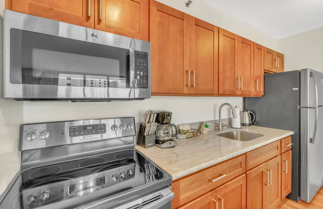 Standard Waikiki Banyan Condo with Mountain View by Koko Resort Vacation Rentals - Foto 1