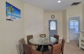 Cheerful 4bed 3bath with pool home near Disney - Foto 51