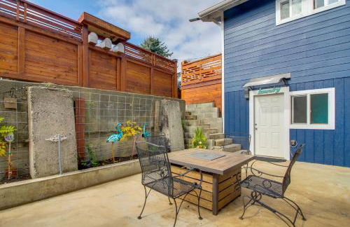 1 Mi to Dtwn Coos Bay Sleek Apt with Deck and Views! - Foto 2