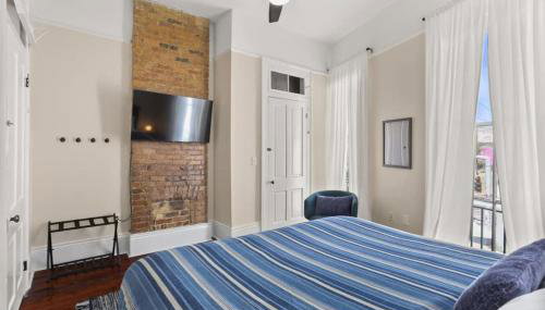 Marigny BD Surrounded by Music Food and Art - Foto 4