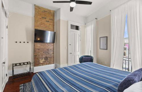 Marigny BD Surrounded by Music Food and Art - Foto 4