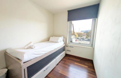 Spacious 2 Bedroom Apartment with Terraces Pool and Parking near the Beach - Foto 55