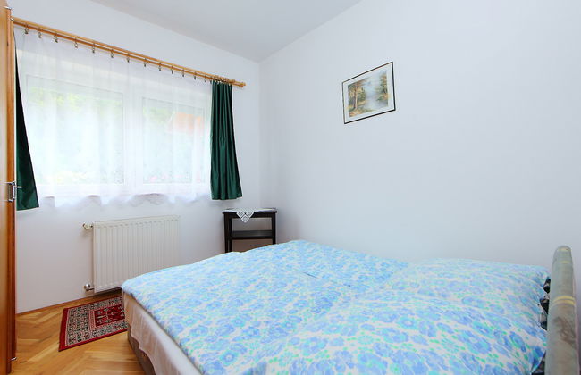 6 bedroom House in Balatonszárszó with garden and terrace - Photo 7