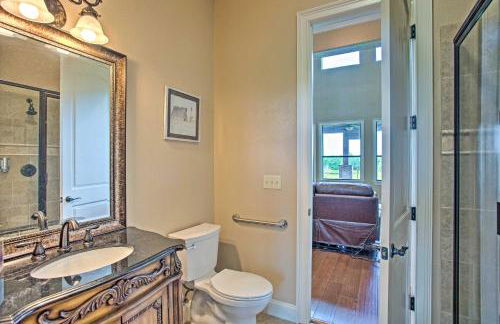 Home with Game Room and Fireplace 14 Mi to McKinney! - Foto 16