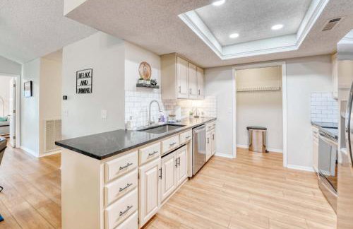 Modern Bentonville Retreat - Sleeps 6 Near Trails - Foto 29