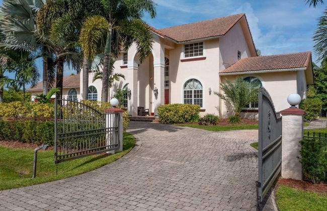 Plantation Acres Mansion 7 Bedroom Villa by RedAwning - Foto 67