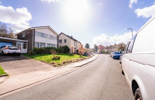 Spacious 2BR 1Bath with Free Street Parking & Close to Roath Park Landmark - Foto 5