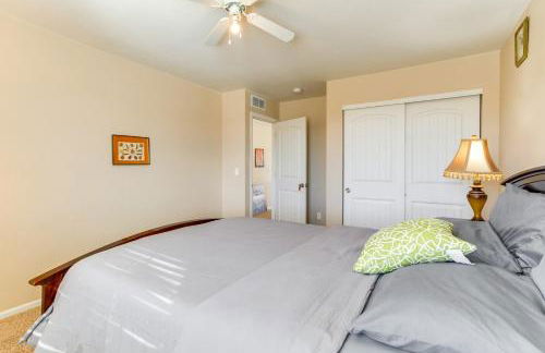 6 Mi to DIA Spacious Home with Backyard in Denver! - Foto 17