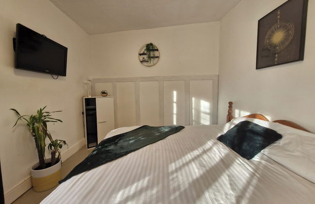 Beachside Retreat - Pets Ok - Free Parking - Photo 17