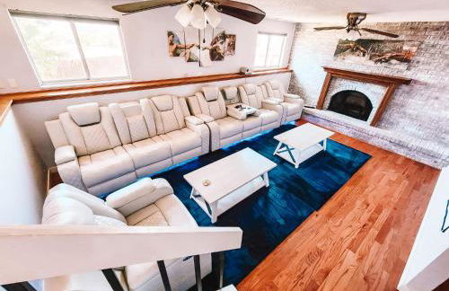 Theater Room Pet Friendly Near AF Academy Peaceful - Foto 23