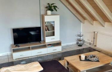 Dachgeschosswohnung im Grünen - Foto 6