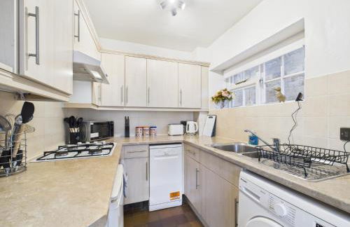 Romantic Cottage in the Cotswolds with Private Parking and WiFi - Foto 4