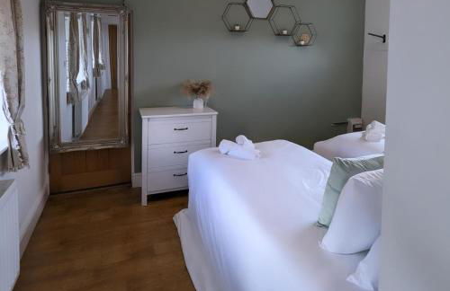 The Stables at Wits End, Hartford - Photo 9