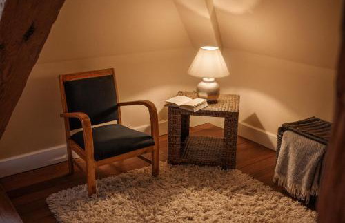 GUT KLETKAMP "Penthouse im Schloss" - Premium-Ferienwohnung mit 5 Schlafzimmern auf 400qm I Kamin I 2 Wohnzimmer I Garten & Terrasse I Wald- und Seeblick I Profi-Küche I 15 Min zur Ostsee I Parkplätze I WLAN - Foto 21