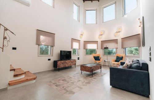 Villa Di Leon - Uniquely Designed Villa with Pool in a Picturesque Village near Famous Porto Limnionas, Offering Exceptional Hospitality By Villa Mana Gers - Photo 30