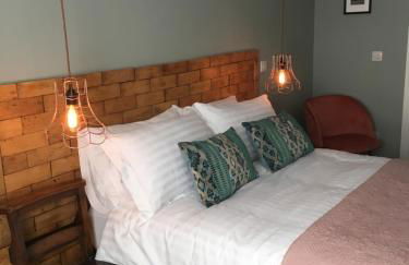 Rooms at Martha Jones - Photo 15