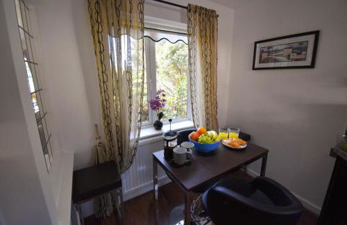 Detached Riverside Family Home on the River Conwy, Snowdonia, 6 Guests - Foto 2