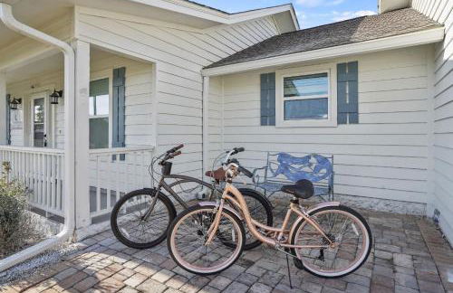 Southern Mermaid Cottage- Pet Friendly Fenced - Photo 33