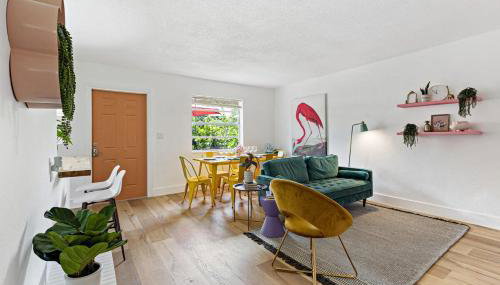 Stylish 2 BR Condo - Free Parking on Premises - Foto 5