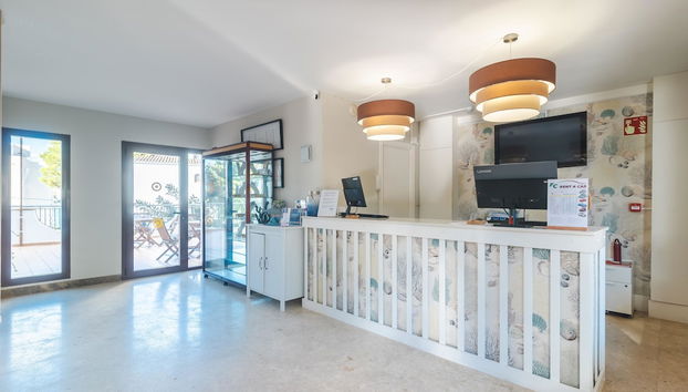 Flipflop Surfing Playa Apartments - Photo 2, Lobby