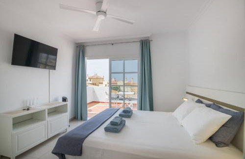 BEAUTIFUL VILLA - 4 bedrooms, heated pool, 2 priv car park places, fibre net, PS5, tv channels - Foto 32