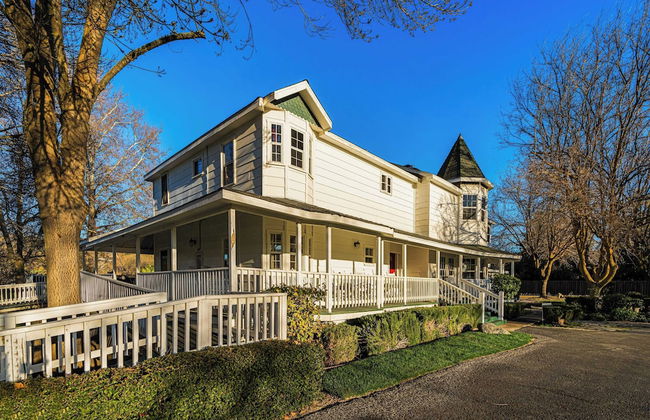 Victorian Manor In Paso Robles Wine Country + Pool, Hot Tub, Firepit, Tennis Court Sleeps 28 - Photo 39