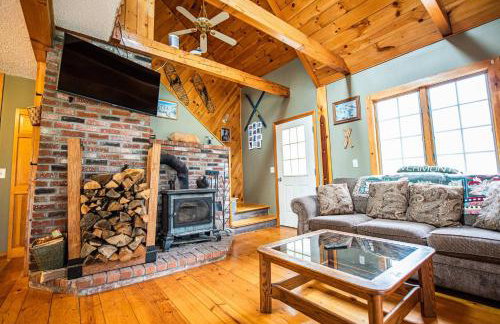 Cozy private cabin near Okemo! Large Hot tub! - Foto 6