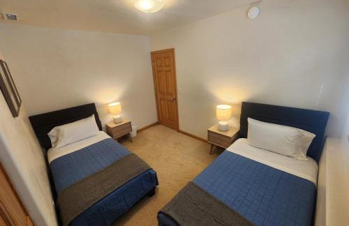 Cozy Home with Sauna 5 bedrooms 3 bathrooms Sleeps 12 - Foto 30