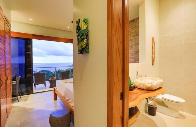 Luxe 4 Bdrm Villa w Epic Oceanview Infinity Pool - Foto 21