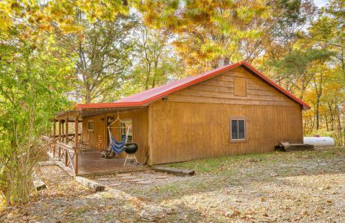 French Lick Getaway with Deck, Grill and Fire Pit! - Foto 20