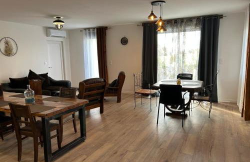 Paisible MAISON familiale - 4 Chambres - 2 SDB - terrasse et jardin - parking privé - Limoges - Foto 6