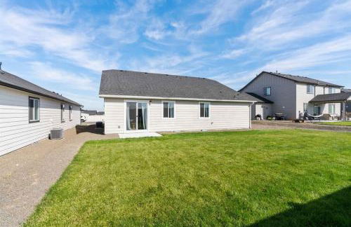 Modern Cabin Vibes, Vaulted ceilings, Sleeps 8! - Foto 34