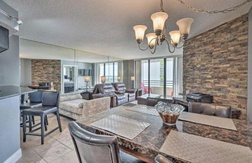 Sleek Beachfront Getaway with Community Perks! - Foto 7