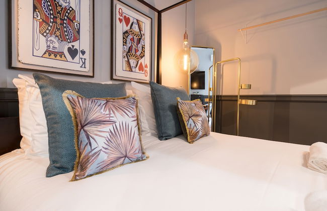 The Royal Elysée Suite - Photo 9