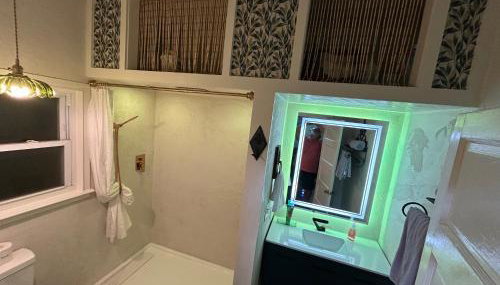 2 Bedroom 2 Bath Fun Vibes NO PET FEES - Foto 3