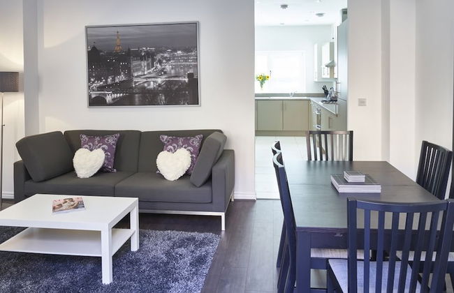 Campbell Park by ShortstayMK - Photo 21