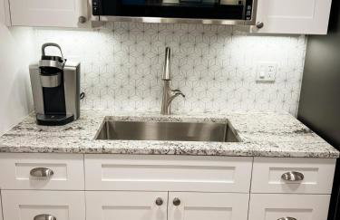 Bright & Cozy Basement Retreat - Foto 10