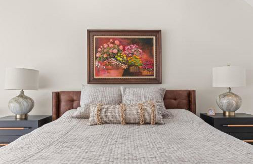 New & Modern Townhouse Close to Skiing, Brand New Hot Tub - Photo 4